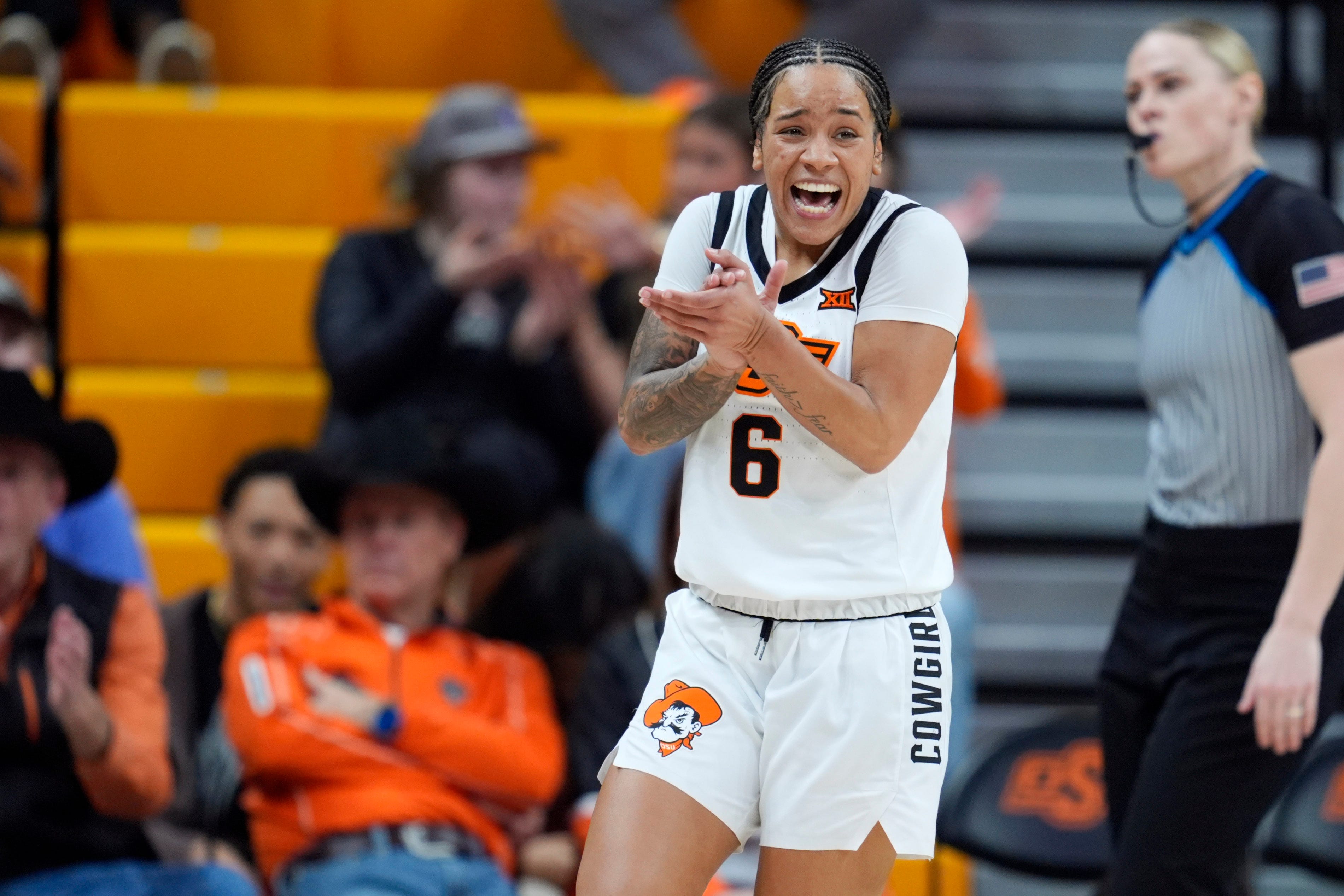 oklahoma-state-cruises-past-arizona-to-stay-close-in-big-12-women-s