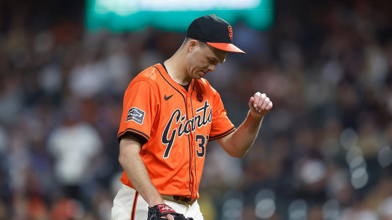 Giants finally trade away Taylor Rogers