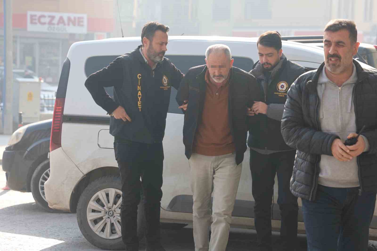 KONYA'DA ÇÖKEN BİNA SORUŞTURMASINDA BİNAYI İNŞA EDEN MÜTEAHHİT GÖZALTINA ALINDI.