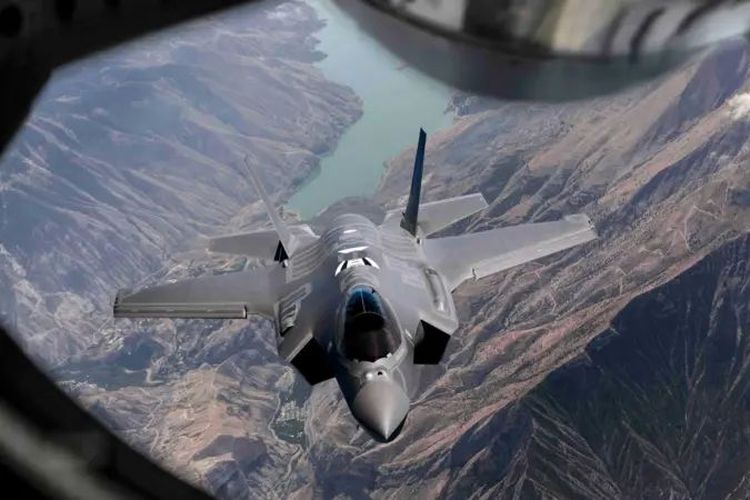 F-35 adalah salah satu pesawat paling canggih di dunia.