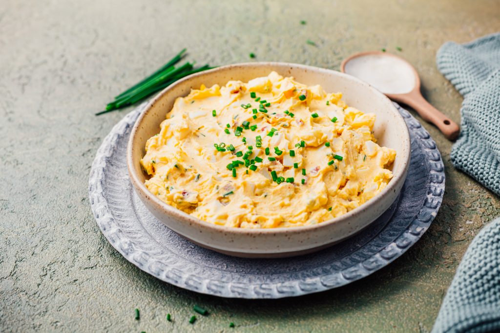 Cremiger Eiersalat mit Frischkäse