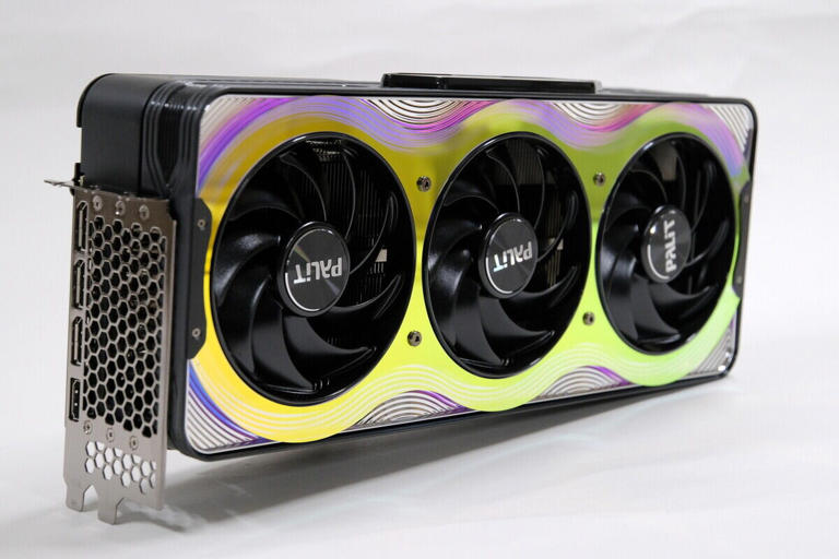 Palit GeForce RTX 5080 GameRock」を試す、デカさ限界突破の Palit GeForce RTX 5080 GameRock」を試す、デカさ限界突破の