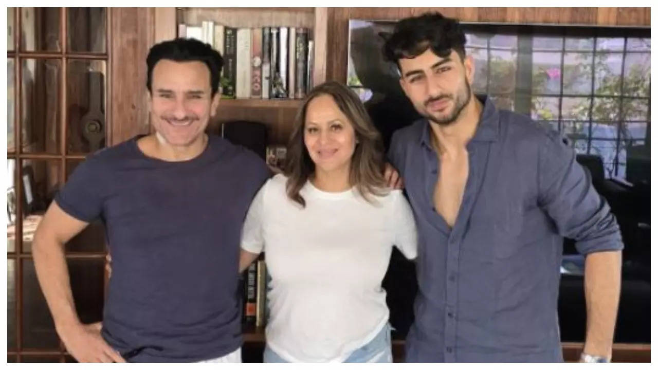 Fans react to UNSEEN photo of Saif Ali Khan posing with son Ibrahim Ali