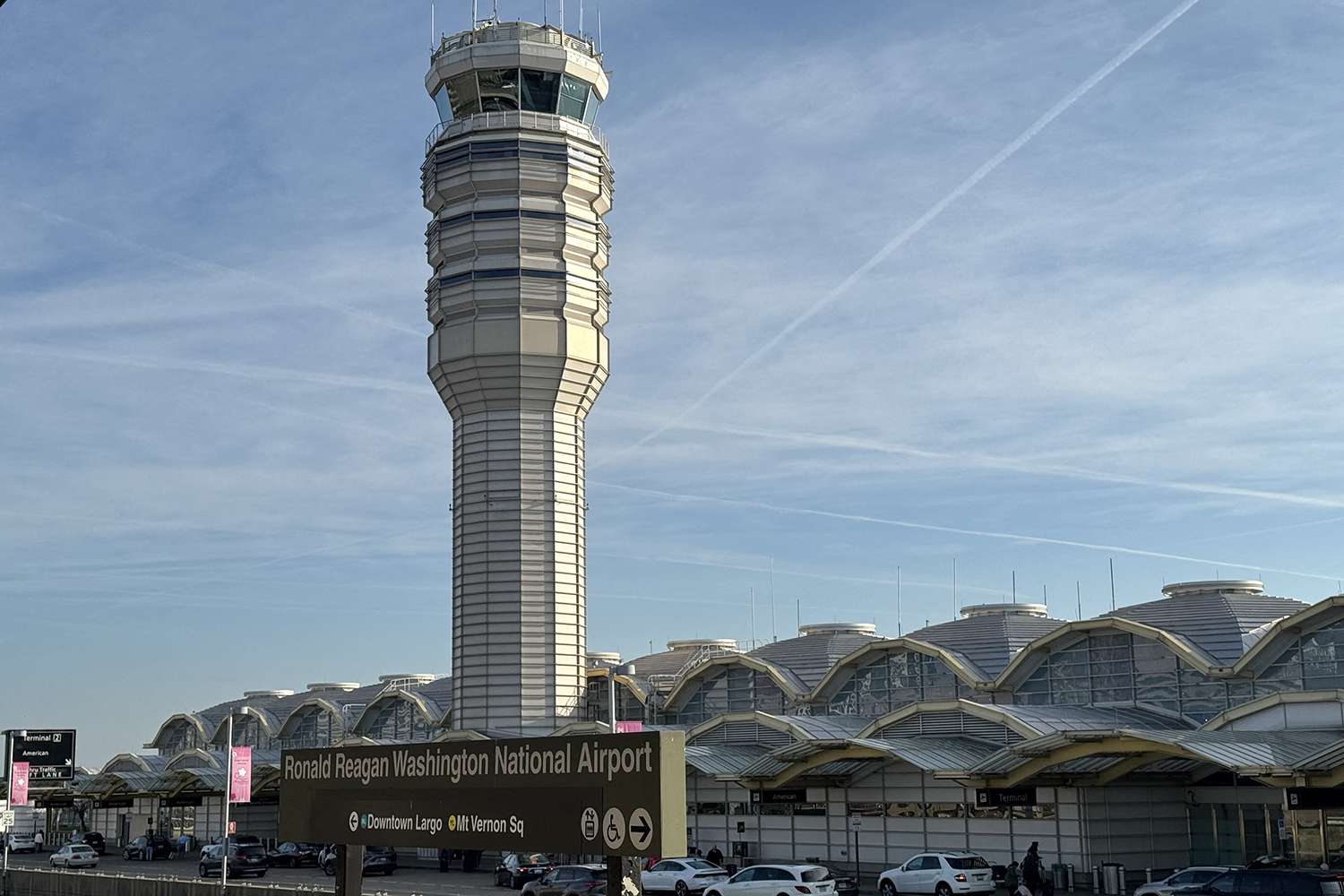 Plane Carrying U.S. Congress Members Clipped by Another Flight at(02)