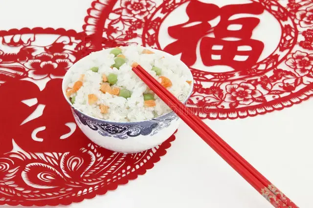 蛇年初四扫穷鬼，有钱没钱，三道“吉祥菜”要上桌，寓意蛇年更旺