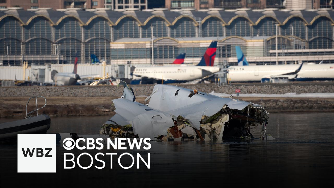 Latest details on Washington D.C. plane crash, black boxes recovered