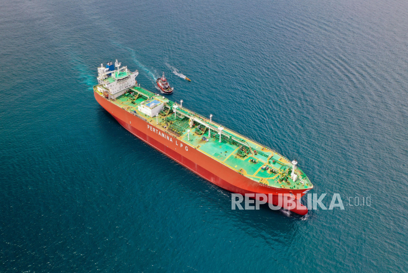 Jika Selat Hormuz Ditutup, Pertamina Alihkan Rute Kapal Lewat Jalur Ini