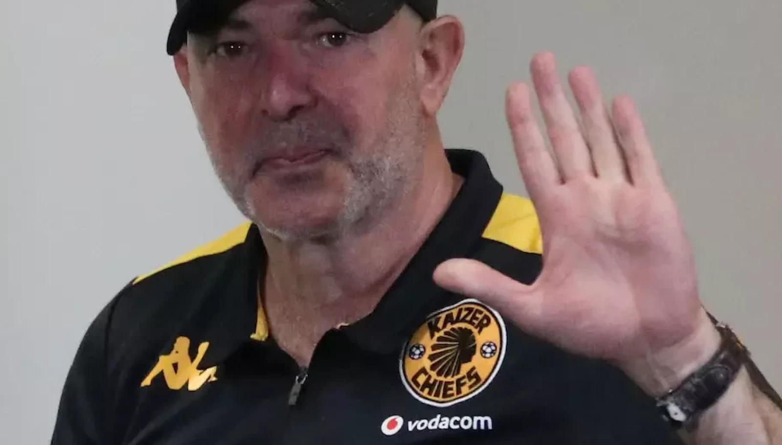 Nasreddine Nabi ends speculation over Kaizer Chiefs future