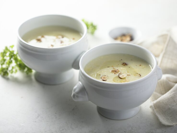 Kohlrabicremesuppe mit Haselnuss: Lecker &amp; Low Carb!
