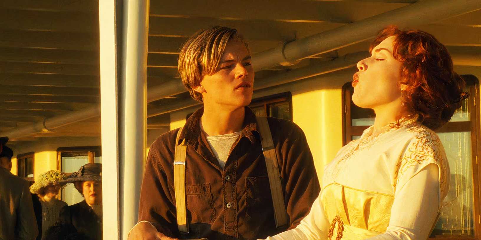 Titanic Jack and Rose spitting