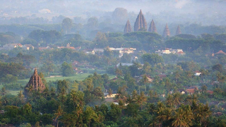 WISATA SEJARAH KLATEN: Pemandangan Candi Sojiwan yang berada tidak jauh dari Kompleks Candi Prambanan (Kemendikbud)