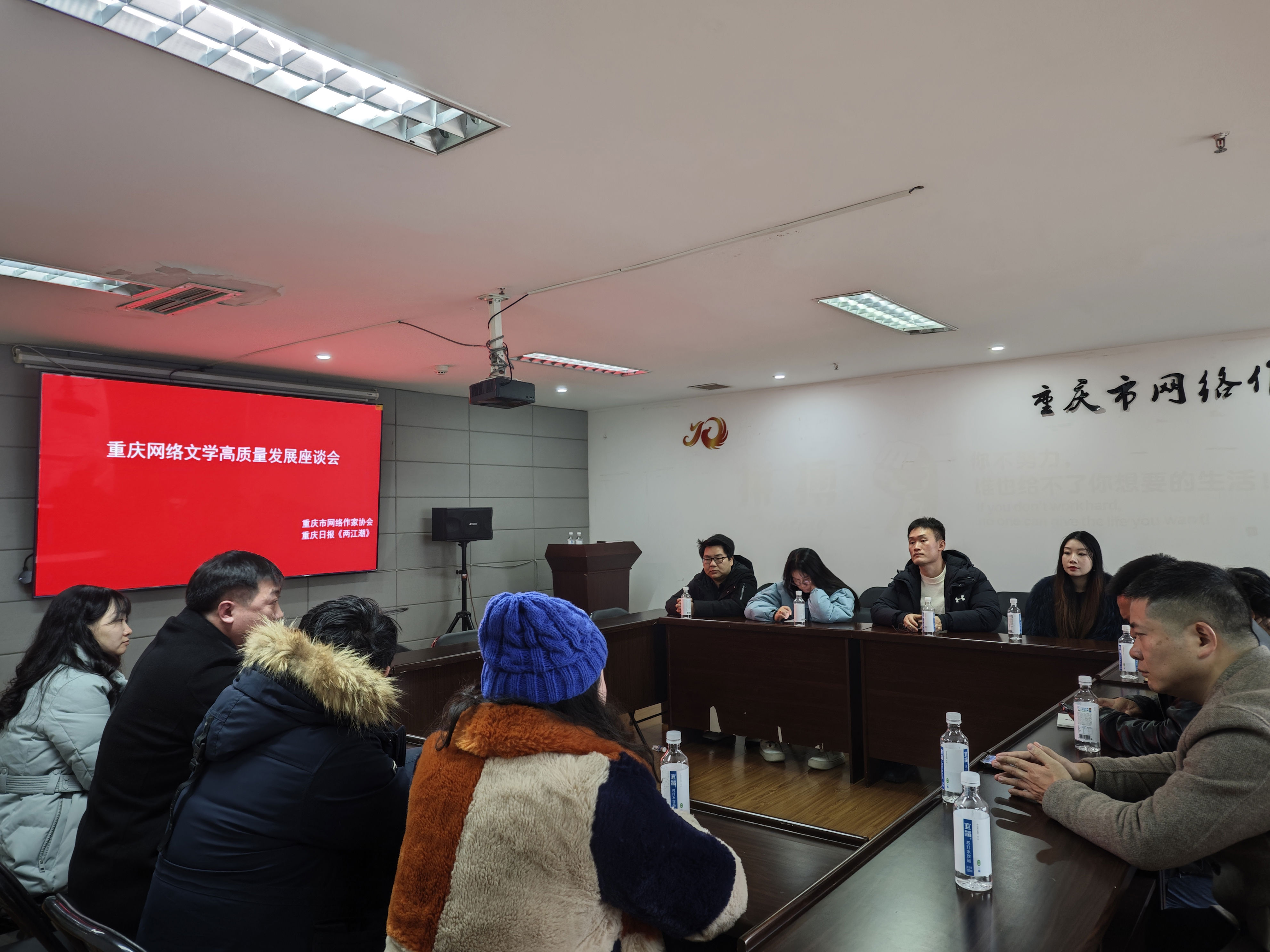  �˹�����дС˵������DeepSeek����Ϊ������ѧ���Ҵ�����˼�� 