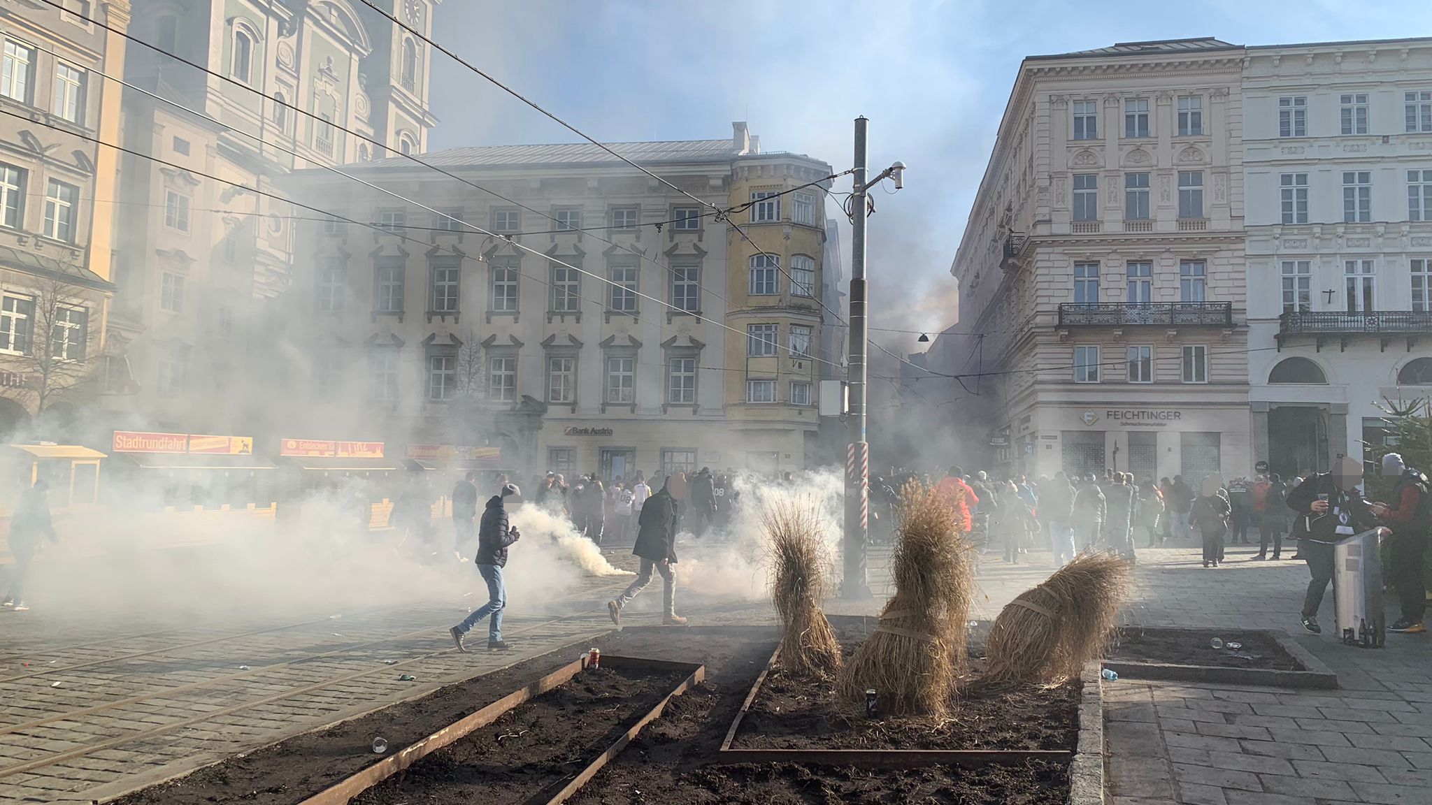 Fußball-Fans verstopfen Linzer Straßen