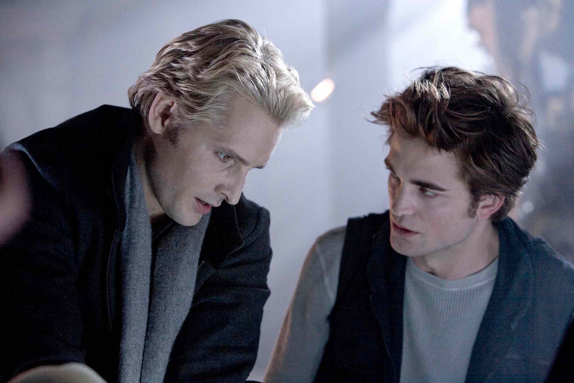 Peter Facinelli reveals what he whispered in Robert Pattinson's ear