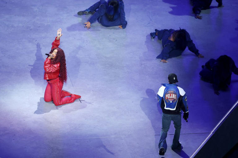 the-meaning-behind-kendrick-lamar-s-jacket-during-the-super-bowl