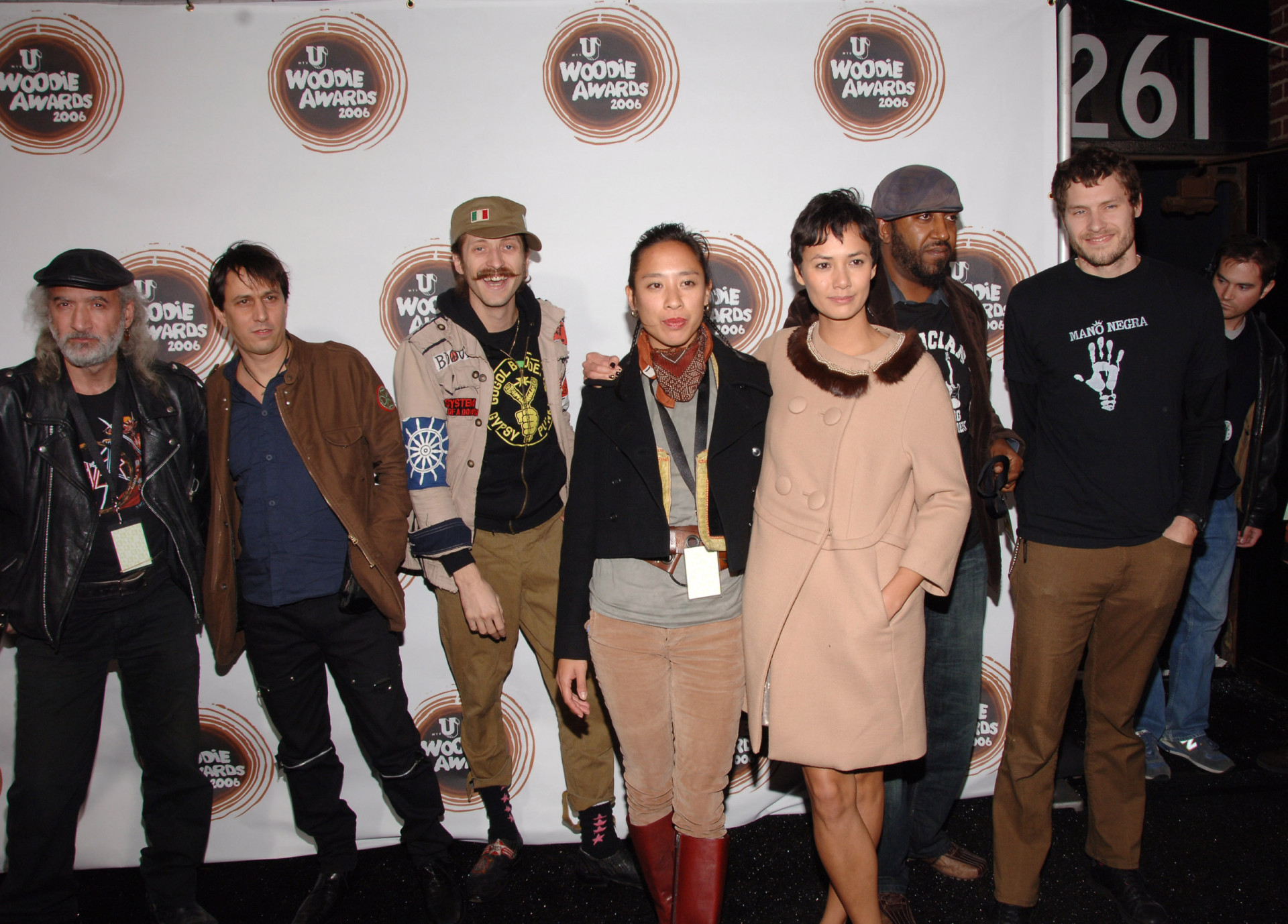 famous-bands-with-a-huge-number-of-members