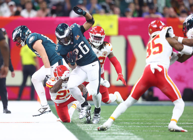 saquon-barkley-breaks-terrell-davis-nfl-record-for-rushing-yards-in-a