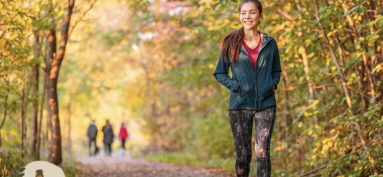 Tăng cường sức khỏe với trào lưu đi bộ dưới sắc màu