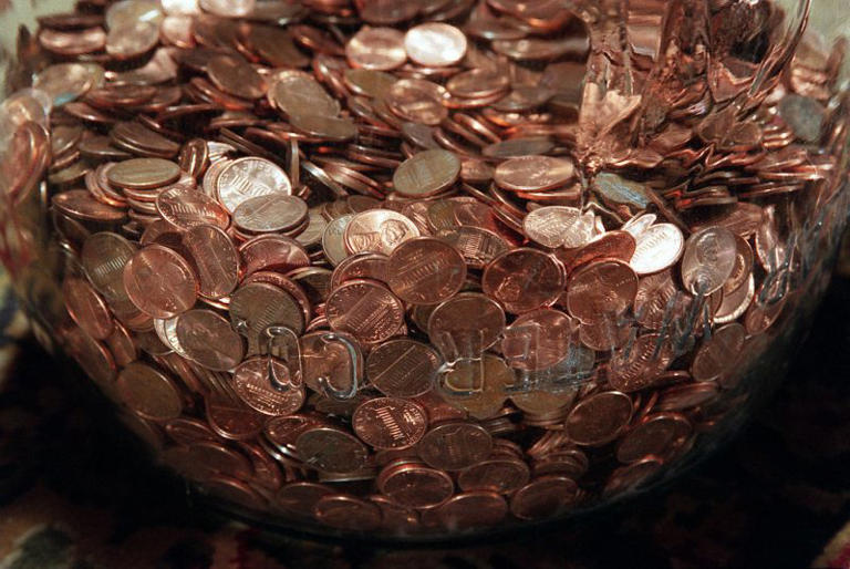 trump-tells-treasury-department-to-stop-making-pennies