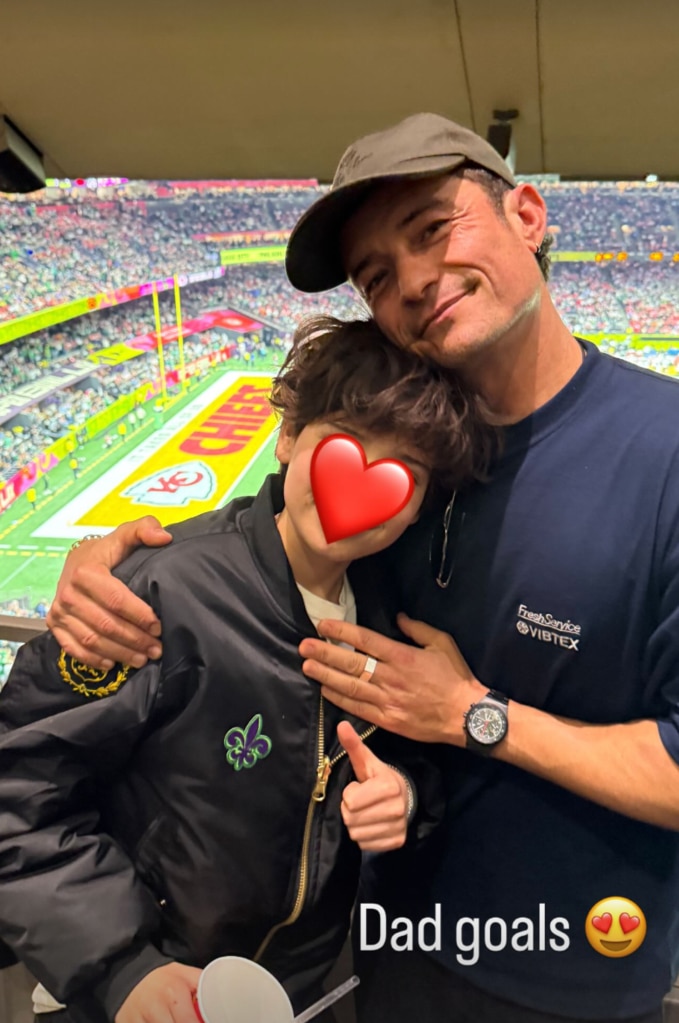 Orlando Bloom's Son Flynn, 13, Makes Rare Appearance at Super Bowl(00)