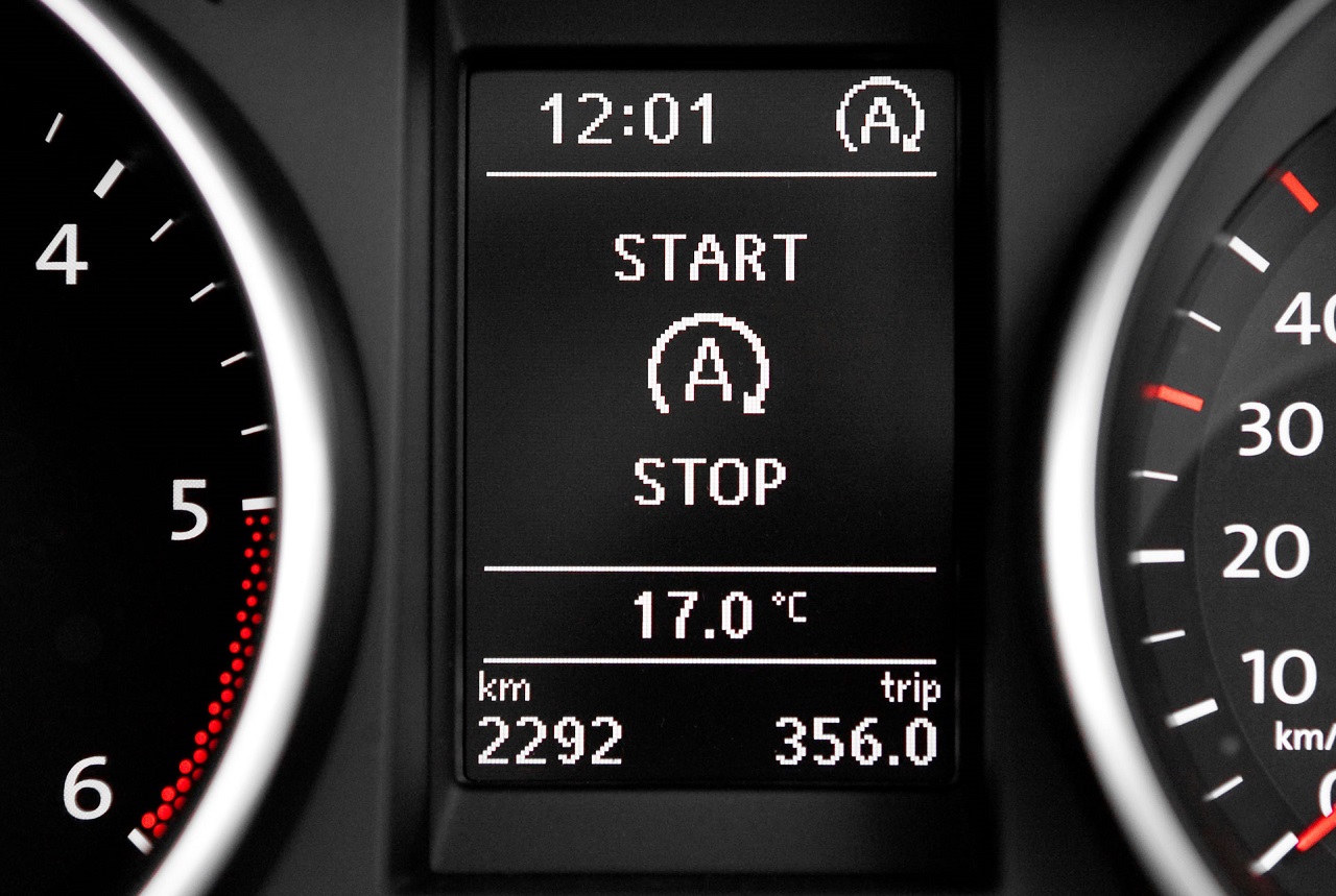 האם אפשר וכדאי להשבית את פונקציית Start+Stop ברכב, וכיצד לעשות זאת?