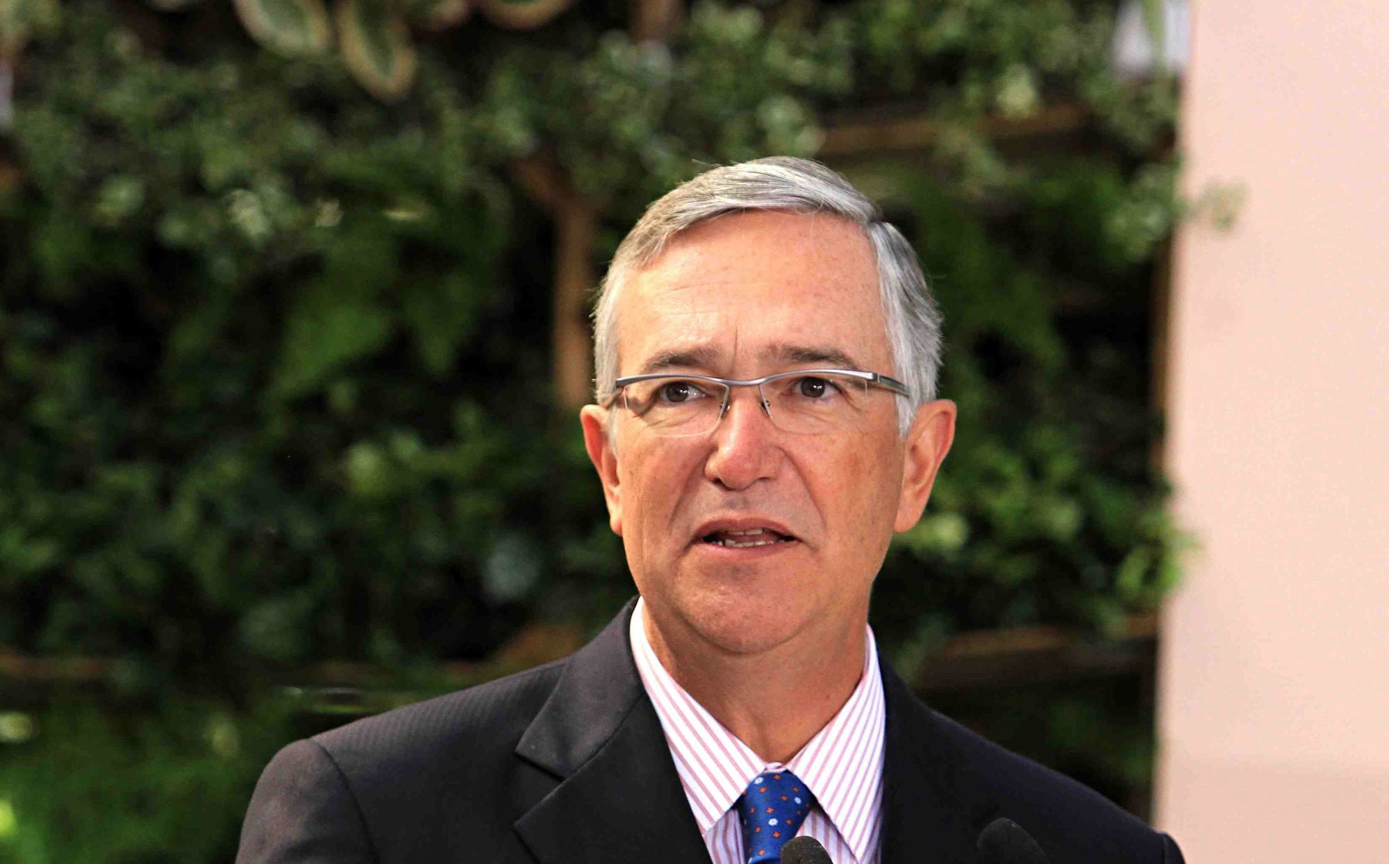 Una de las dudas más comunes de los lectores es si aparecer en los documentos del caso Epstein implica responsabilidad legal.Con base en la información disponible, no.