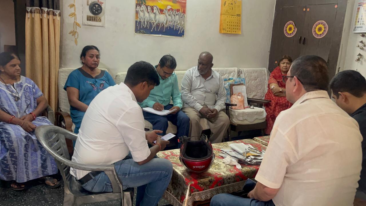 रायपुर: मतदान के दिन दिनदहाड़े 60 लाख की डकैती, आर्मी की ड्रेस पहनकर पहुंचे डकैत