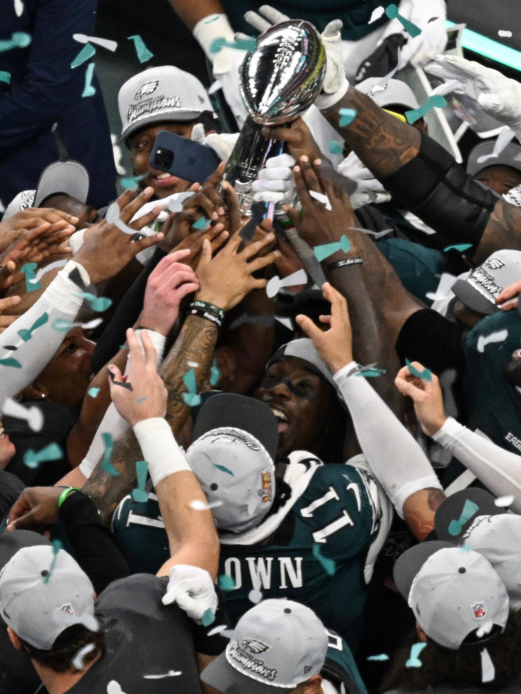 Who is NFL legends Peyton and Eli Manning’s brother Cooper? He had to