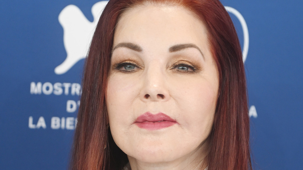 Priscilla Presley sets the record straight on her split from Elvis
