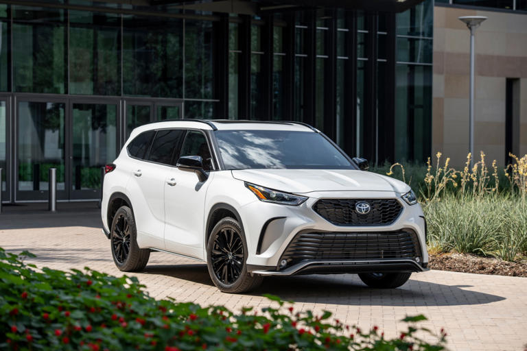 The most reliable new midsize SUVs in 2025