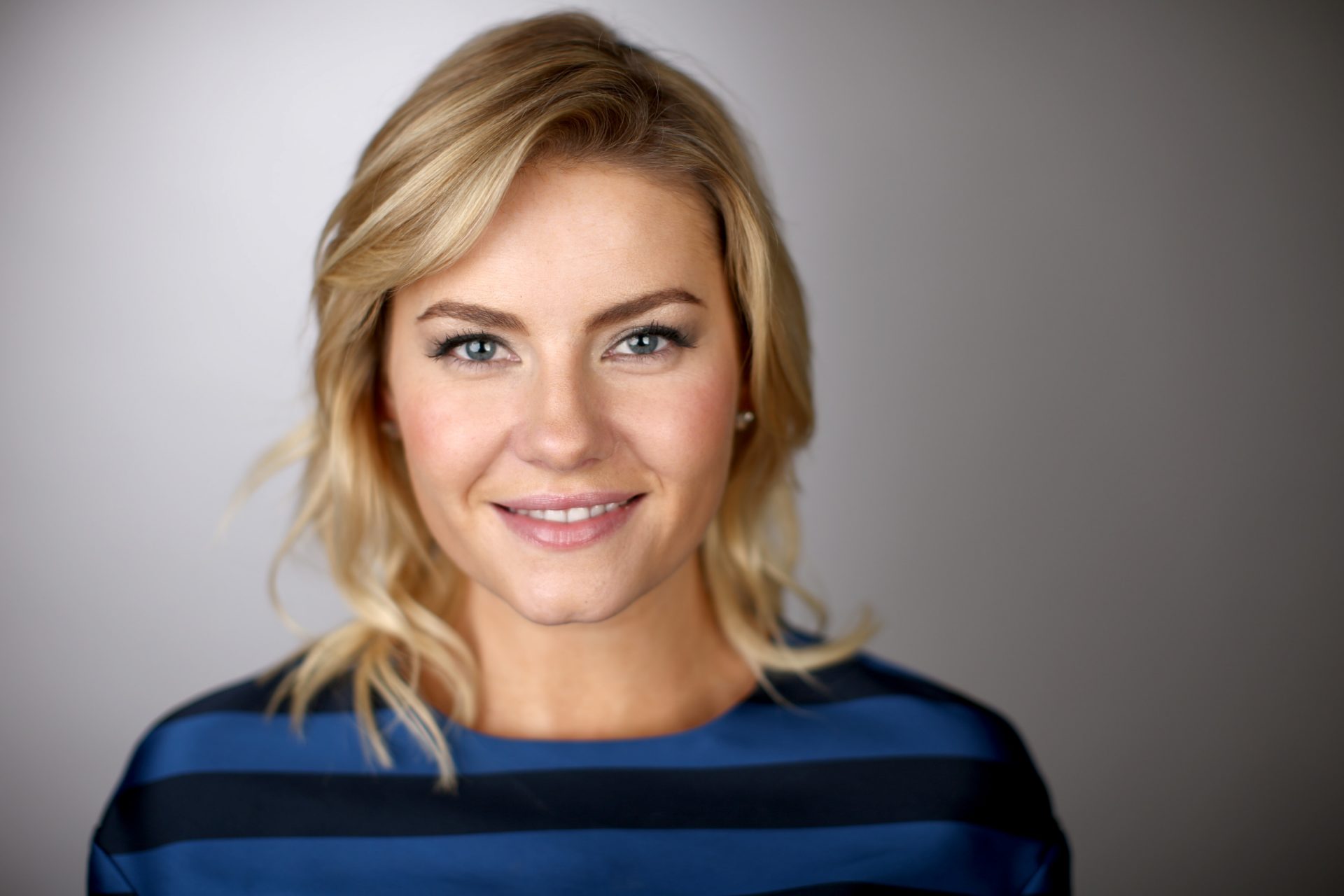 Elisha Cuthbert 24 | TikTok, image size:1920x1280