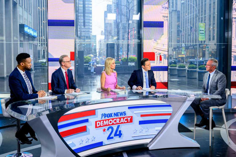 L-R Hosts Lawrence Jones, Steve Doocy, Ainsley Earhardt and Brian Kilmeade with presidential candidate Robert F. Kennedy Jr. in New York City. Photo: Roy Rochlin Source: Getty Images