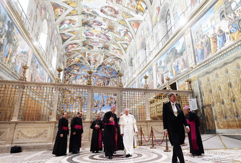 Russell Crowe: "Estaba en la Capilla Sixtina, solo, sin turistas, y un  joven sacerdote me dijo 'Máximo, eres el octavo rey de Roma'"