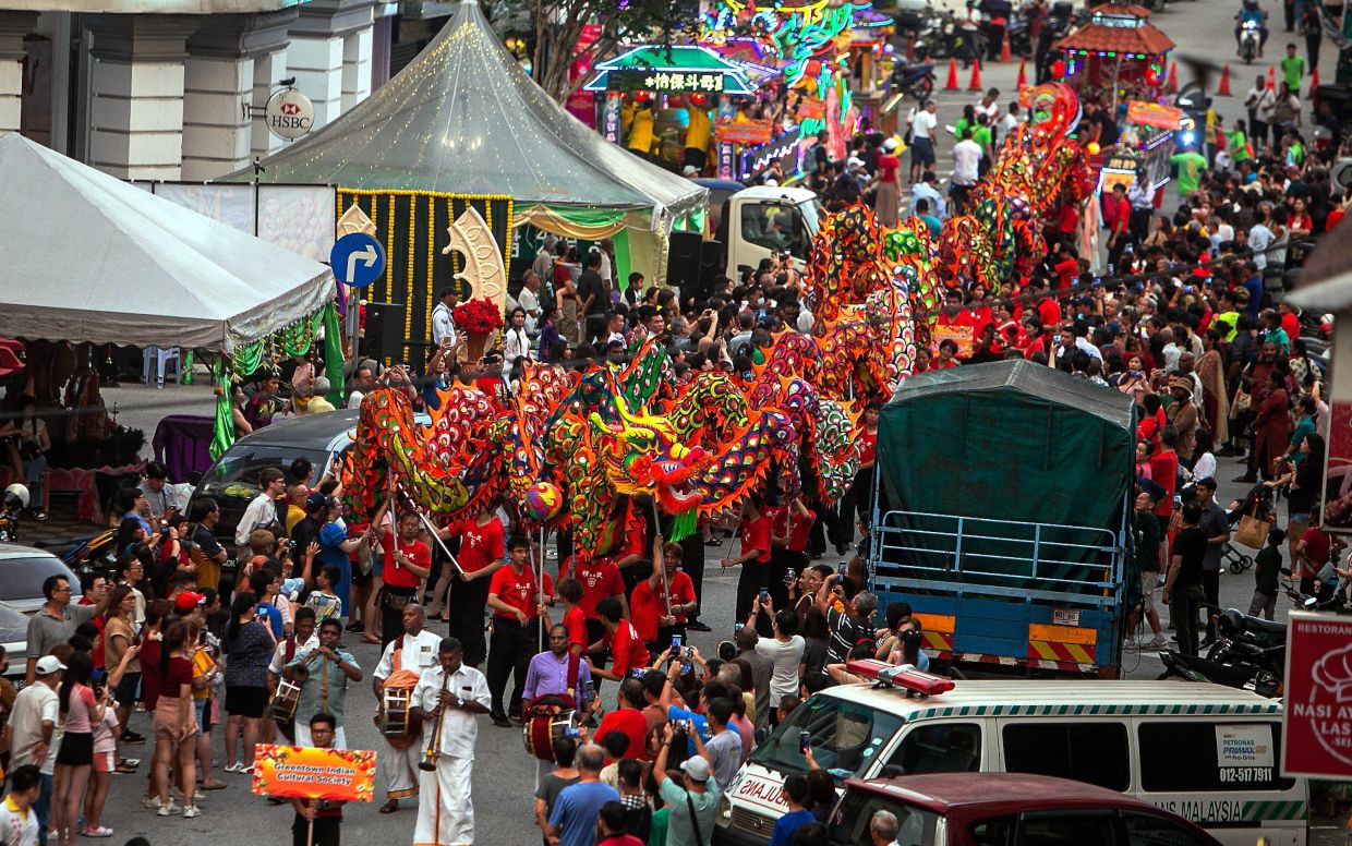 Double date? Mandarin-tossing to coincide with V-Day