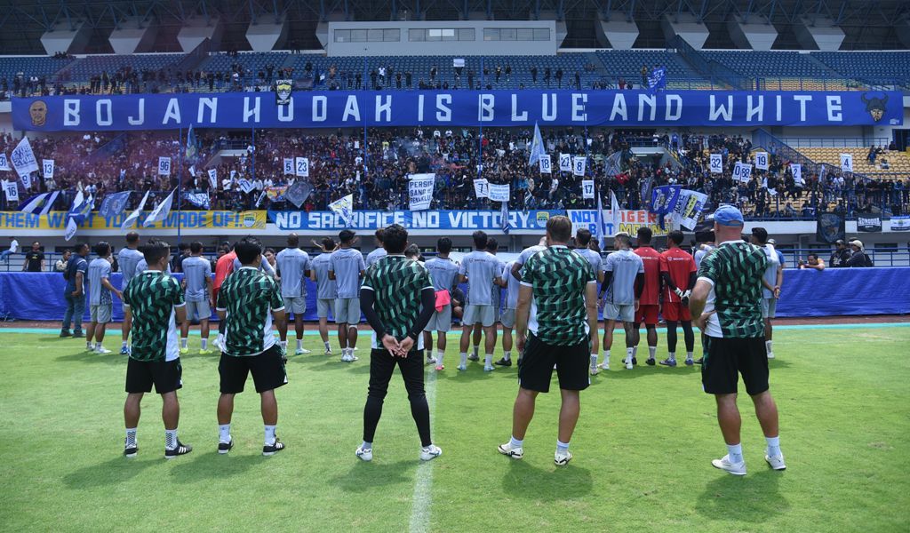Harapan Hodak untuk Bobotoh Jelang Laga Kunci Persib vs Bangkok United