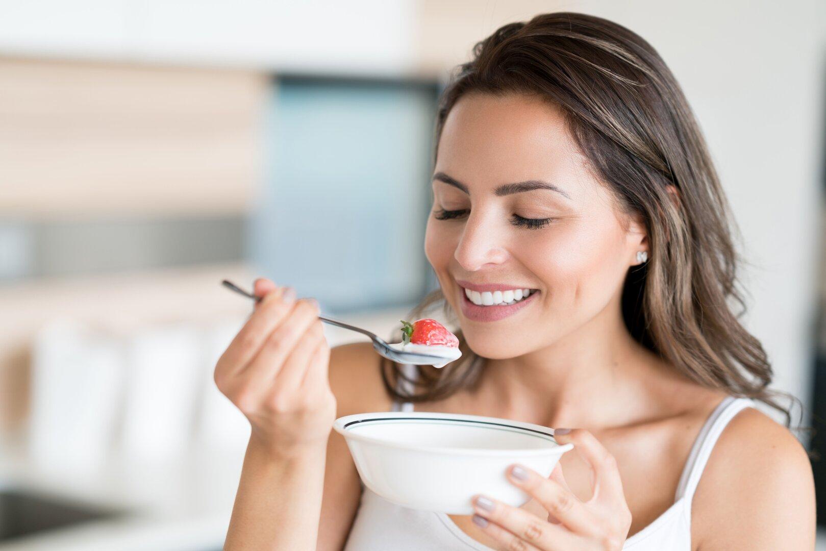 Mehrmals pro Woche: Joghurt-Konsum könnte laut Studie Darmkrebsrisiko ...