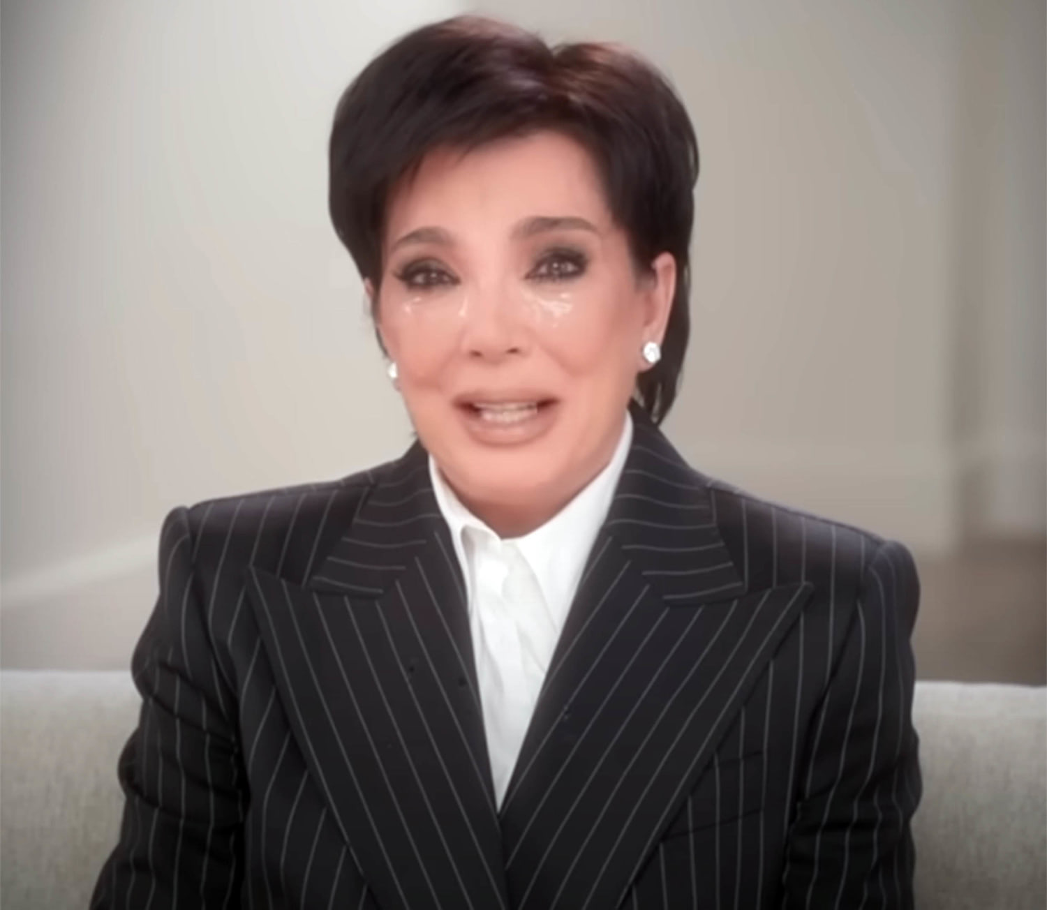 Kris Jenner breaks down after getting a call from Lamar Odom, Khloé