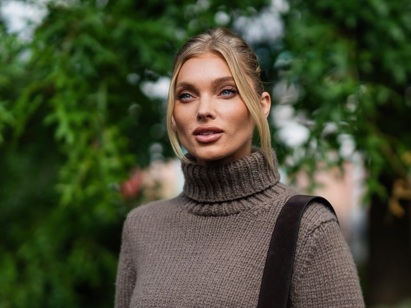 Wer Strickkleider 2025 so kombiniert, sieht aus wie ein Supermodel