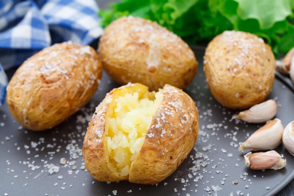 Ofenkartoffeln aus der Heißluftfritteuse