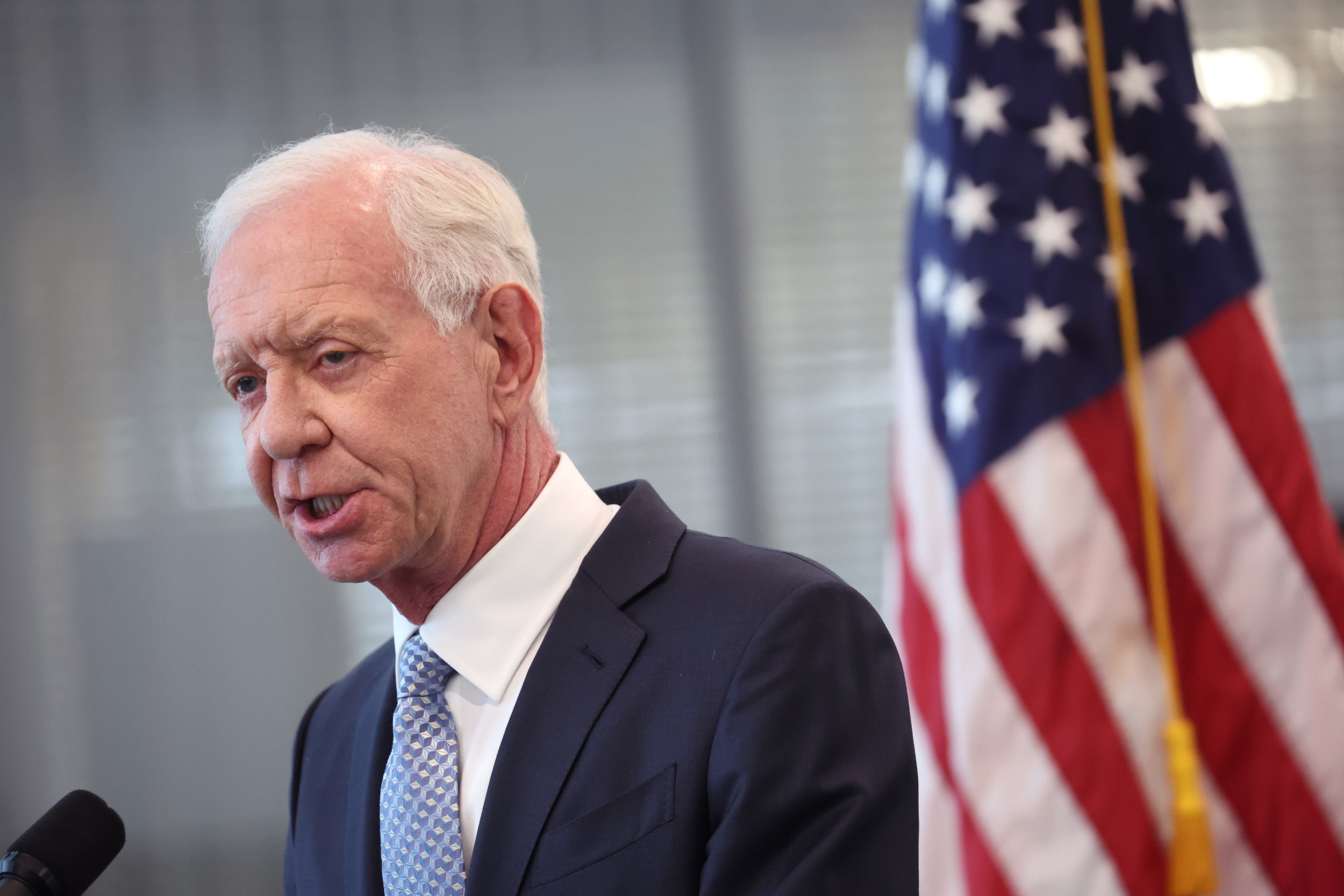 Captain Sully 'Disgusted' by Trump's Remarks on DC Plane Crash