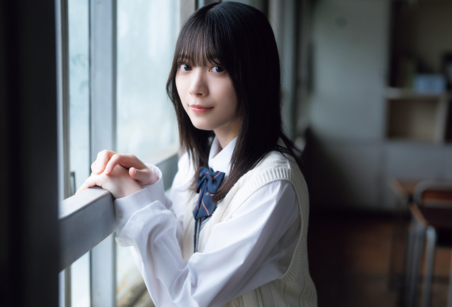 櫻坂46・森田ひかるがフレッシュな制服姿に！ 表紙と巻頭を飾る