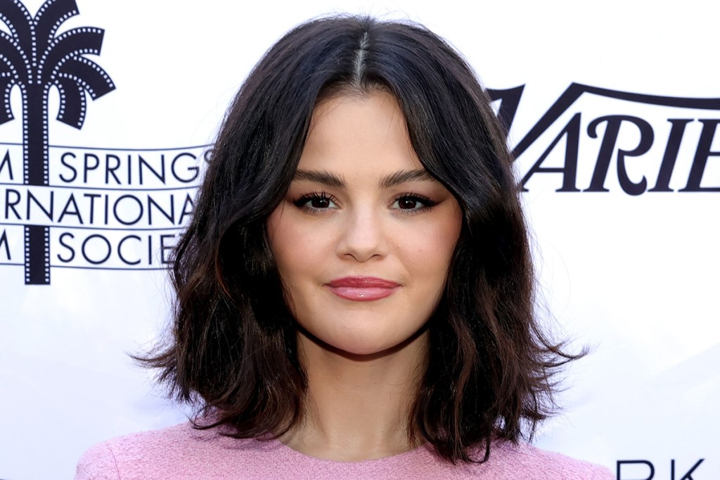 Trump White House Takes Aim at Selena Gomez in New Video Responding to(01)