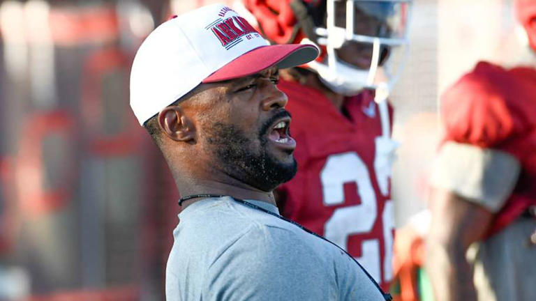 Travis Williams joins SEC foe after Razorbacks coaching departure