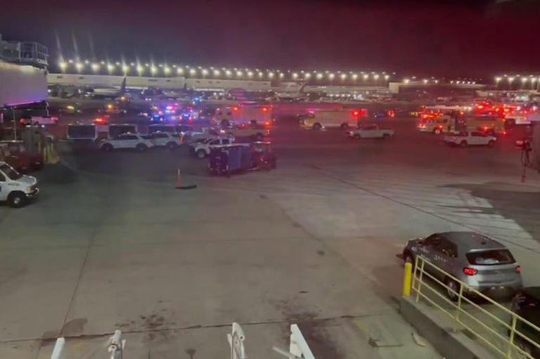 Chicago O'Hare plane crash Driver left critically injured after plane(01)