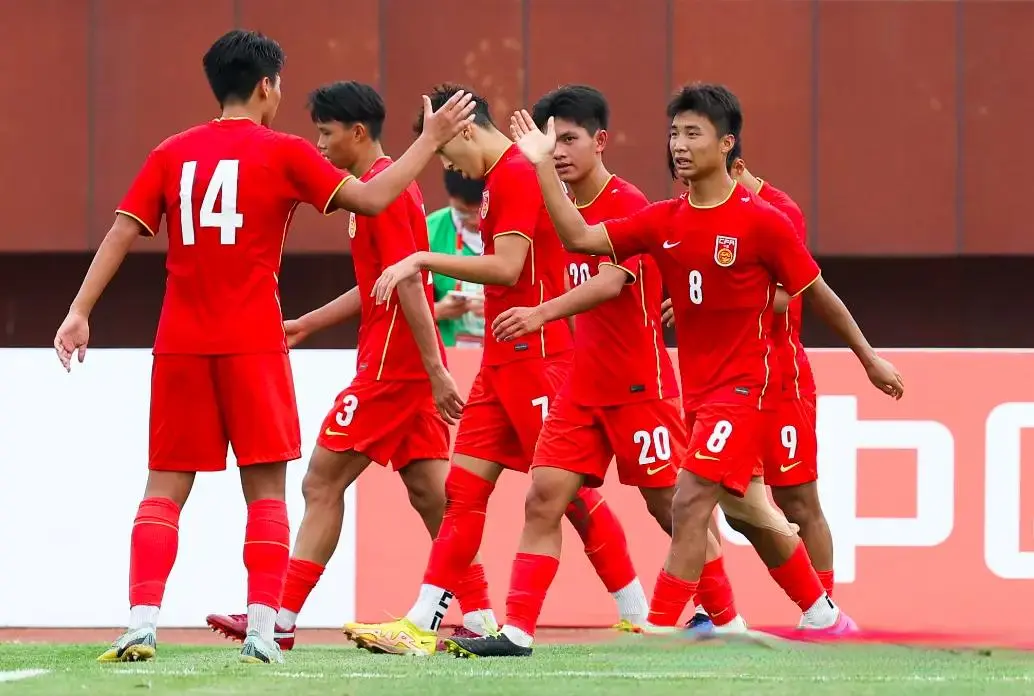 92分钟绝平，2-2！中国队爆发3分钟2球，亚洲第1被迫点球=7-6绝杀