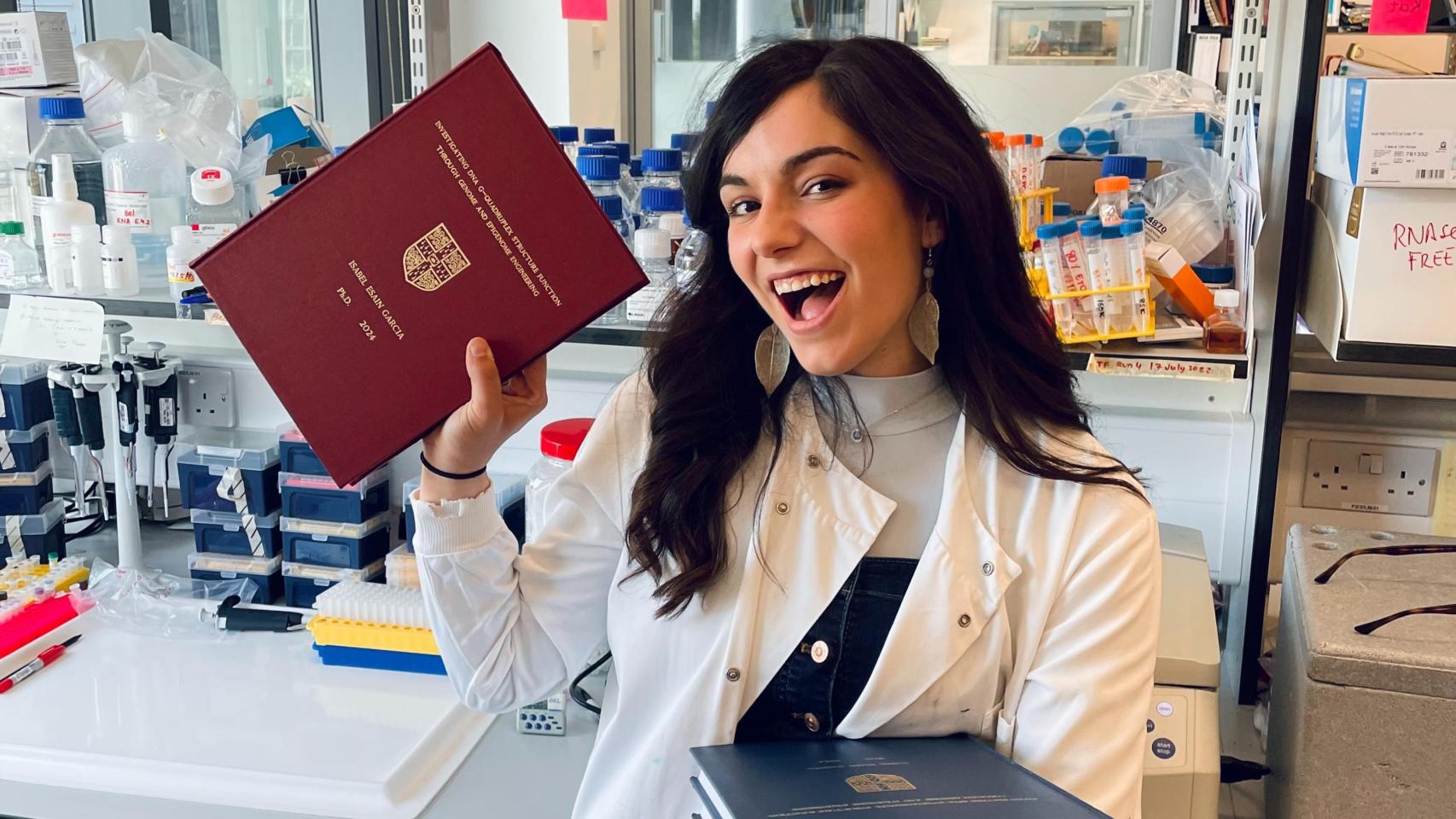 Isabel Esaín, la joven bioquímica española premiada por Cambridge que busca  la cura contra el cáncer