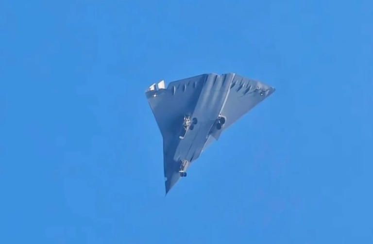 中国の第6世代戦闘機が米国に与えた衝撃 空中優勢を巡る競争が