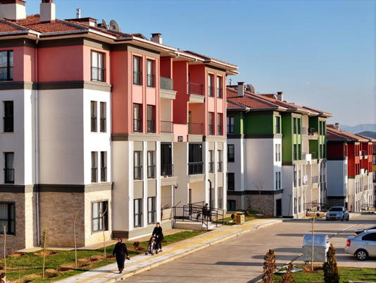 Deprem bölgesindeki konut ve iş yerleri yıl sonuna kadar teslim edilecek