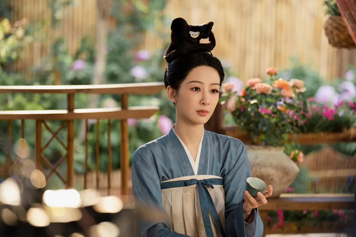 《锦绣芳华》未播先火，杨紫和李现再续前缘，古装又有颜值天花板