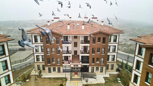 Deprem bölgesindeki konut ve iş yerleri yıl sonuna kadar teslim edilecek